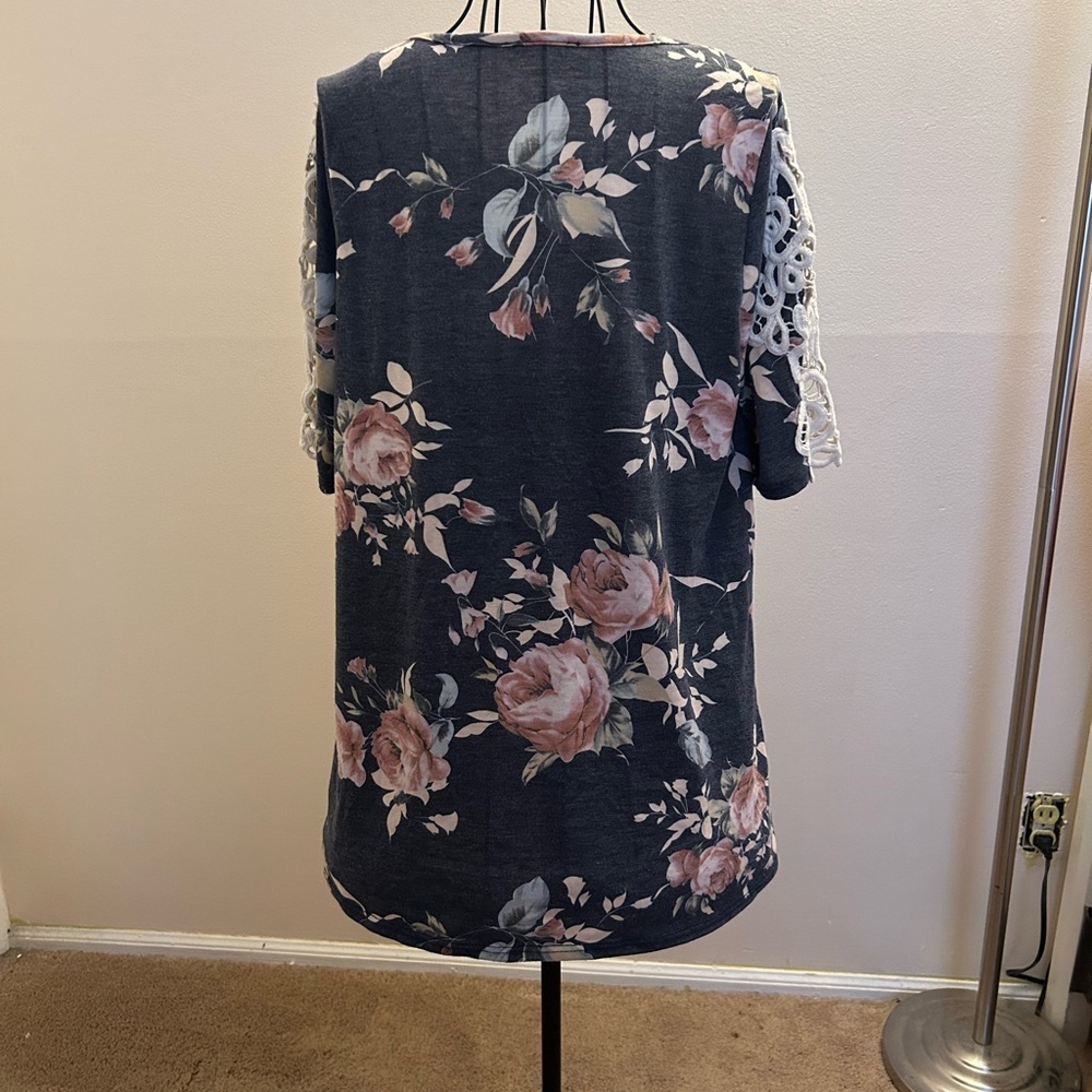 Floral Elegance Lace Sleeve Top - Black and Pink - Picture 3 of 5